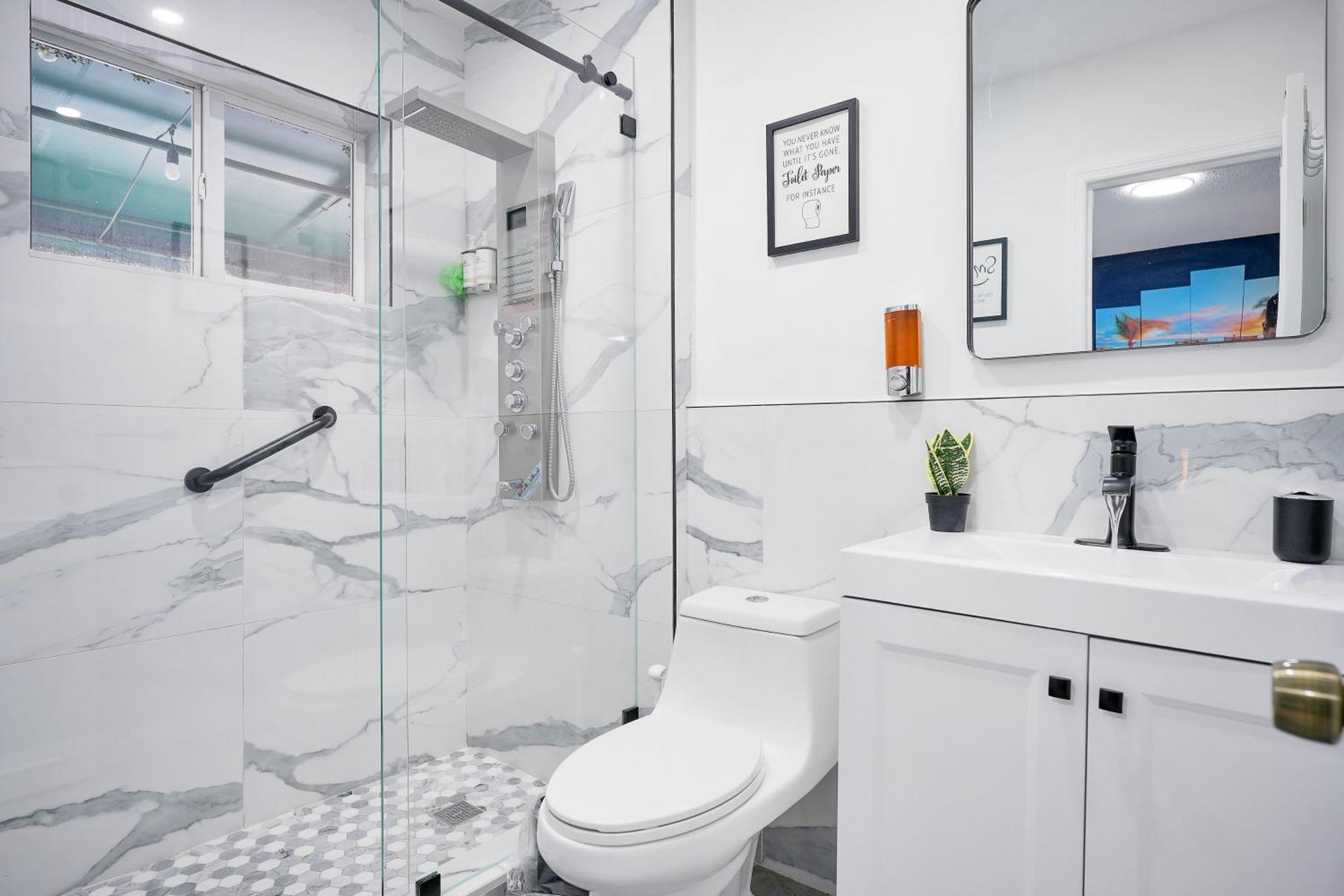 Vacay Spot Happy Escape 15 Min Beach Massage Shower Prime Loc! 6 Blocks Away From Bars, Nite Clubs, Res, Shops Miami Esterno foto