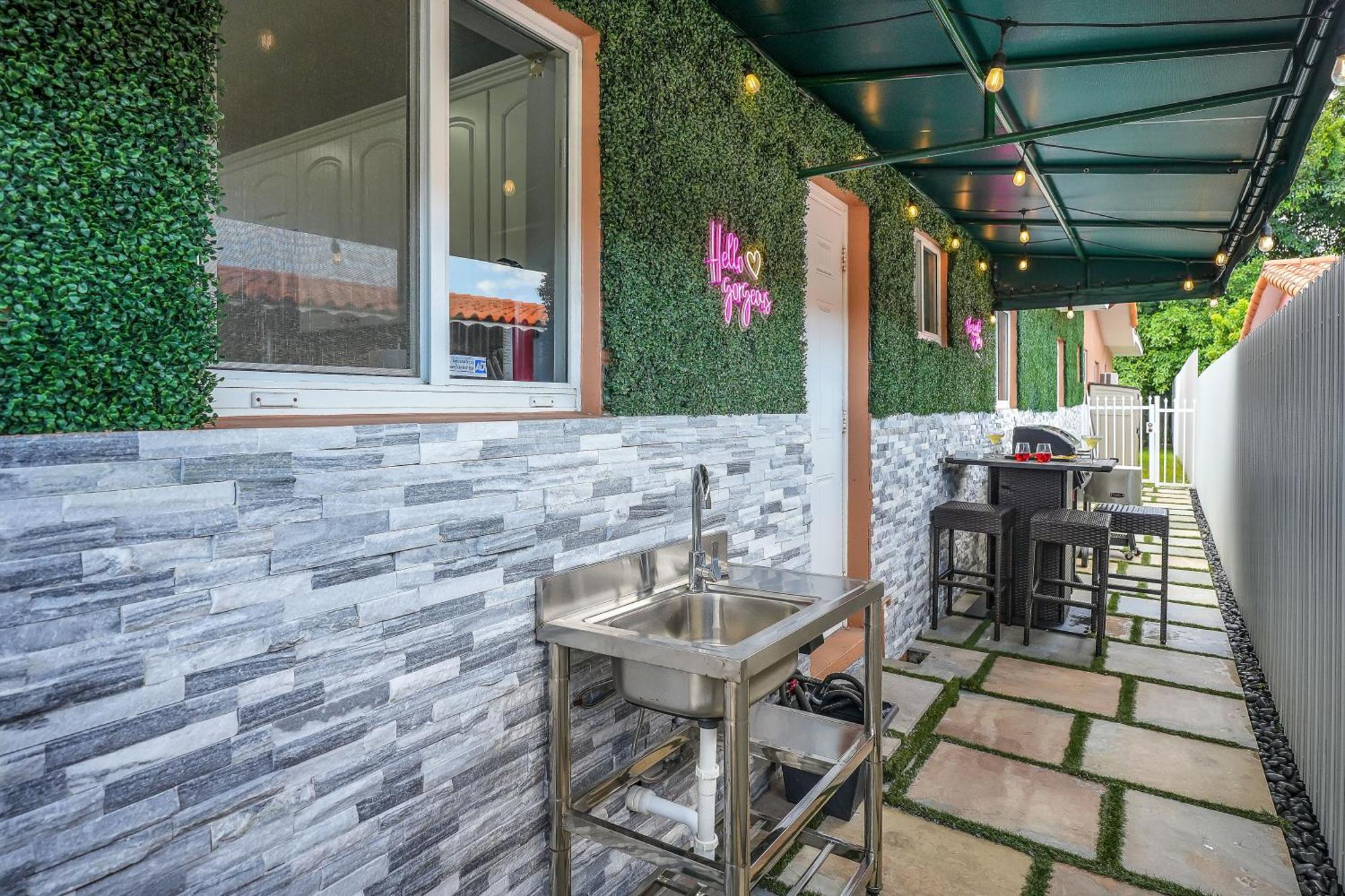 Vacay Spot Happy Escape 15 Min Beach Massage Shower Prime Loc! 6 Blocks Away From Bars, Nite Clubs, Res, Shops Miami Esterno foto